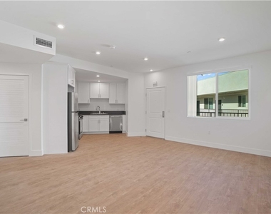 8750 Sepulveda Boulevard - Photo Thumbnail 5