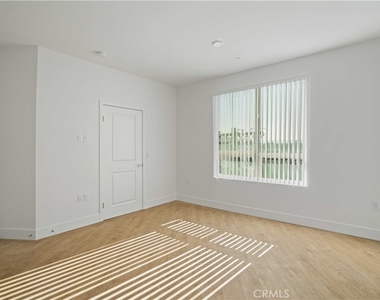 8750 Sepulveda Boulevard - Photo Thumbnail 17