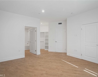 8750 Sepulveda Boulevard - Photo Thumbnail 15