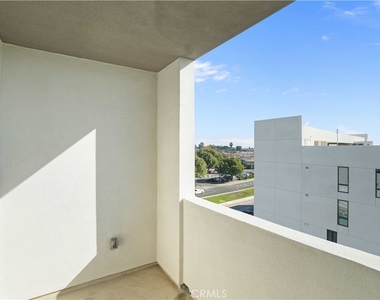 8750 Sepulveda Boulevard - Photo Thumbnail 25