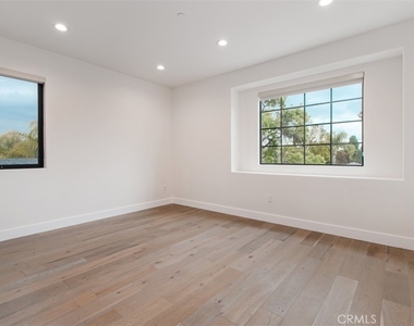 5017 Hesperia Ave - Photo Thumbnail 35