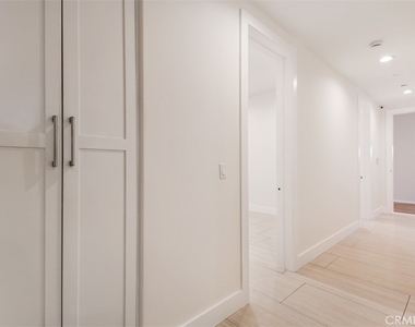 5017 Hesperia Ave - Photo Thumbnail 19