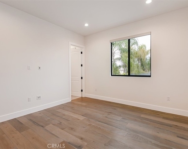 5017 Hesperia Ave - Photo Thumbnail 42