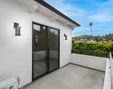 5017 Hesperia Ave - Photo Thumbnail 34