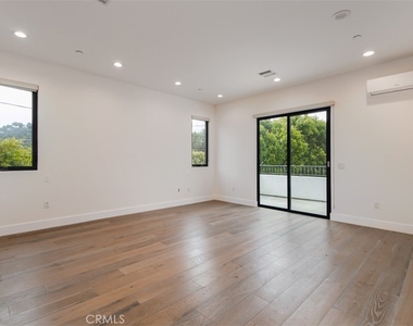 5017 Hesperia Ave - Photo Thumbnail 29