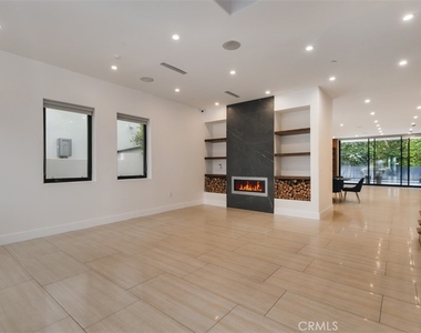 5017 Hesperia Ave - Photo Thumbnail 7