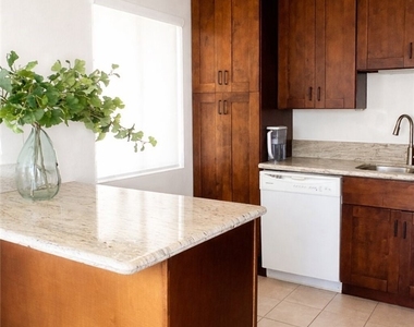 2124 Hermosa Avenue - Photo Thumbnail 2