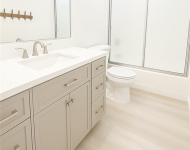 2124 Hermosa Avenue - Photo Thumbnail 18