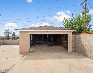 3103 N Olive Avenue - Photo Thumbnail 17