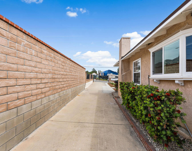 3103 N Olive Avenue - Photo Thumbnail 19