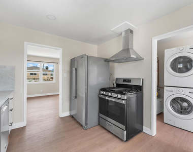 3103 N Olive Avenue - Photo Thumbnail 7