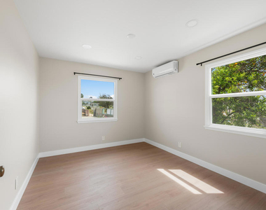 3103 N Olive Avenue - Photo Thumbnail 10