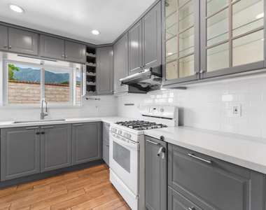 3101 N Olive Avenue - Photo Thumbnail 12