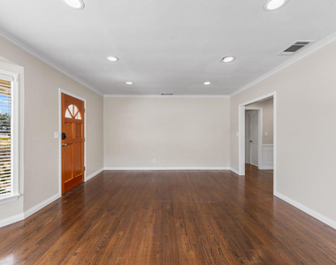 3101 N Olive Avenue - Photo Thumbnail 7