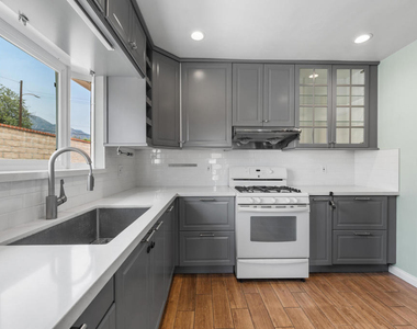 3101 N Olive Avenue - Photo Thumbnail 13