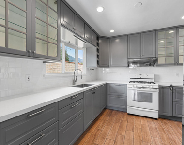3101 N Olive Avenue - Photo Thumbnail 14