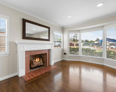 3101 N Olive Avenue - Photo Thumbnail 5
