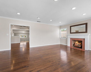 3101 N Olive Avenue - Photo Thumbnail 3