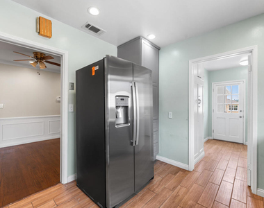 3101 N Olive Avenue - Photo Thumbnail 15