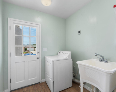 3101 N Olive Avenue - Photo Thumbnail 16