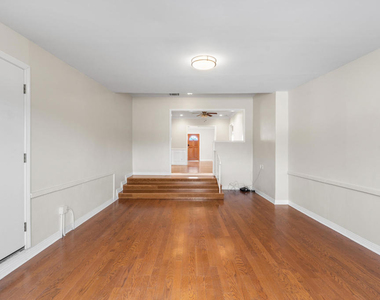 3101 N Olive Avenue - Photo Thumbnail 10