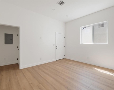 10558 Encino Avenue - Photo Thumbnail 1