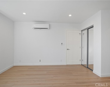 1105 N Coast Hwy - Photo Thumbnail 20