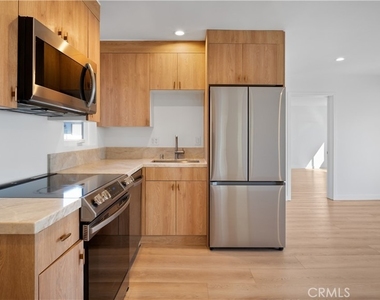 1105 N Coast Hwy - Photo Thumbnail 1