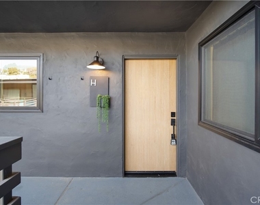 1105 N Coast Hwy - Photo Thumbnail 26