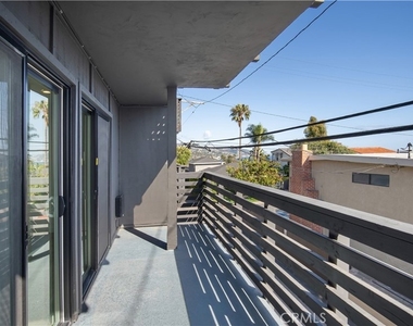 1105 N Coast Hwy - Photo Thumbnail 24