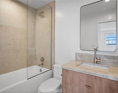1105 N Coast Hwy - Photo Thumbnail 21