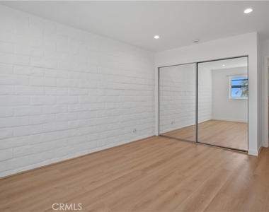 1105 N Coast Hwy - Photo Thumbnail 14