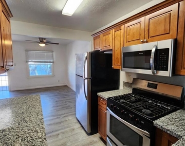 728 W 1st Avenue - Photo Thumbnail 3