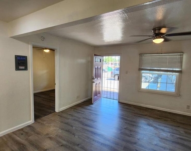 728 W 1st Avenue - Photo Thumbnail 1