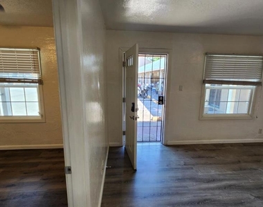 728 W 1st Avenue - Photo Thumbnail 8