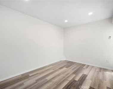614 N 4th Street - Photo Thumbnail 11