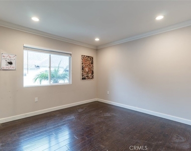 1443 E Broadway - Photo Thumbnail 13
