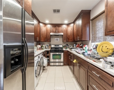 1443 E Broadway - Photo Thumbnail 10