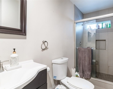1443 E Broadway - Photo Thumbnail 17