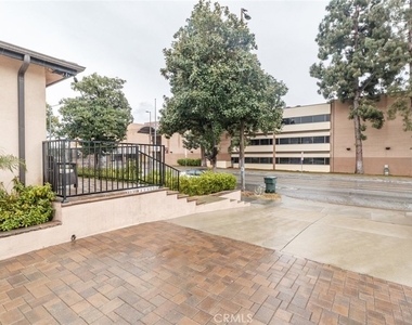 1443 E Broadway - Photo Thumbnail 23