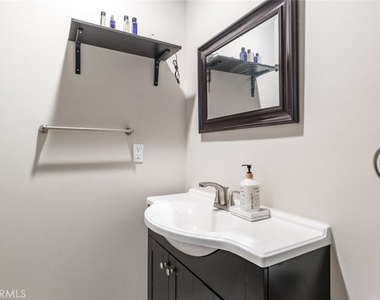 1443 E Broadway - Photo Thumbnail 18