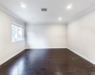 1443 E Broadway - Photo Thumbnail 9