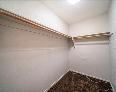 1308 E Oaks Street - Photo Thumbnail 12