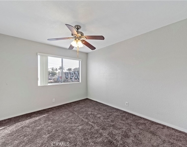 1308 E Oaks Street - Photo Thumbnail 6