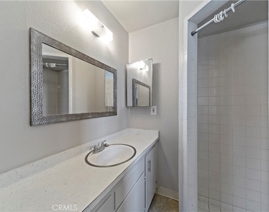 1308 E Oaks Street - Photo Thumbnail 13