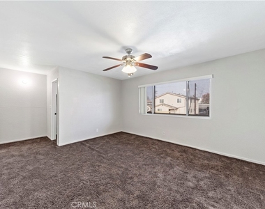1308 E Oaks Street - Photo Thumbnail 10