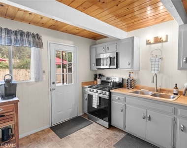 1056 Sierra - Photo Thumbnail 17