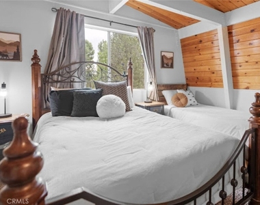 1056 Sierra - Photo Thumbnail 12