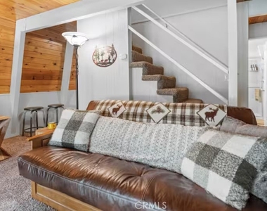 1056 Sierra - Photo Thumbnail 5