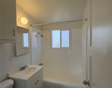 9420 Las Tunas Drive - Photo Thumbnail 10